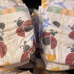 Size 3 diapers cvs brand wrapping broke. Son does not wear this brand any more.